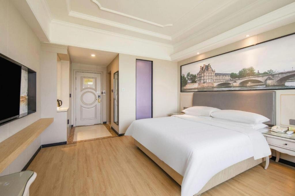 Vienna International Hotel Shanghai Pujiang Exterior photo