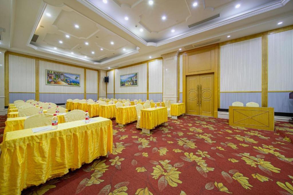 Vienna International Hotel Shanghai Pujiang Exterior photo